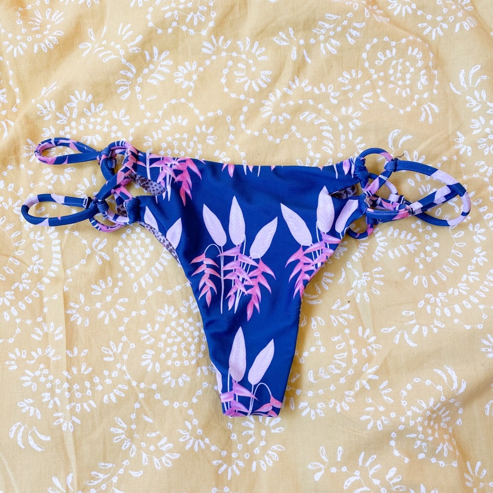 🌸SOLD🌸 // Acacia Heliconia Bottoms